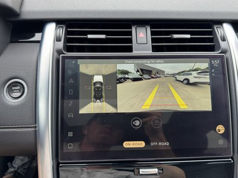 Used 2023 Land Rover Discovery S R-Dynamic image 57