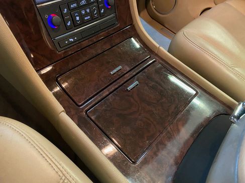 Used 2009 Cadillac Escalade AWD image 32