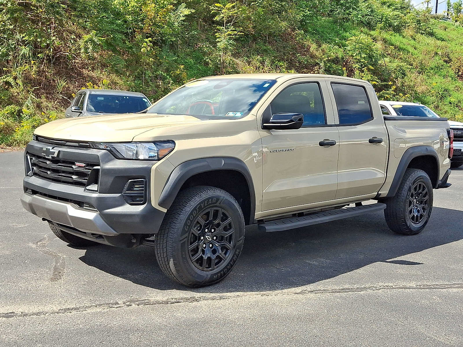 Used 2023 Chevrolet Colorado Trail Boss AWD/4WD image 4