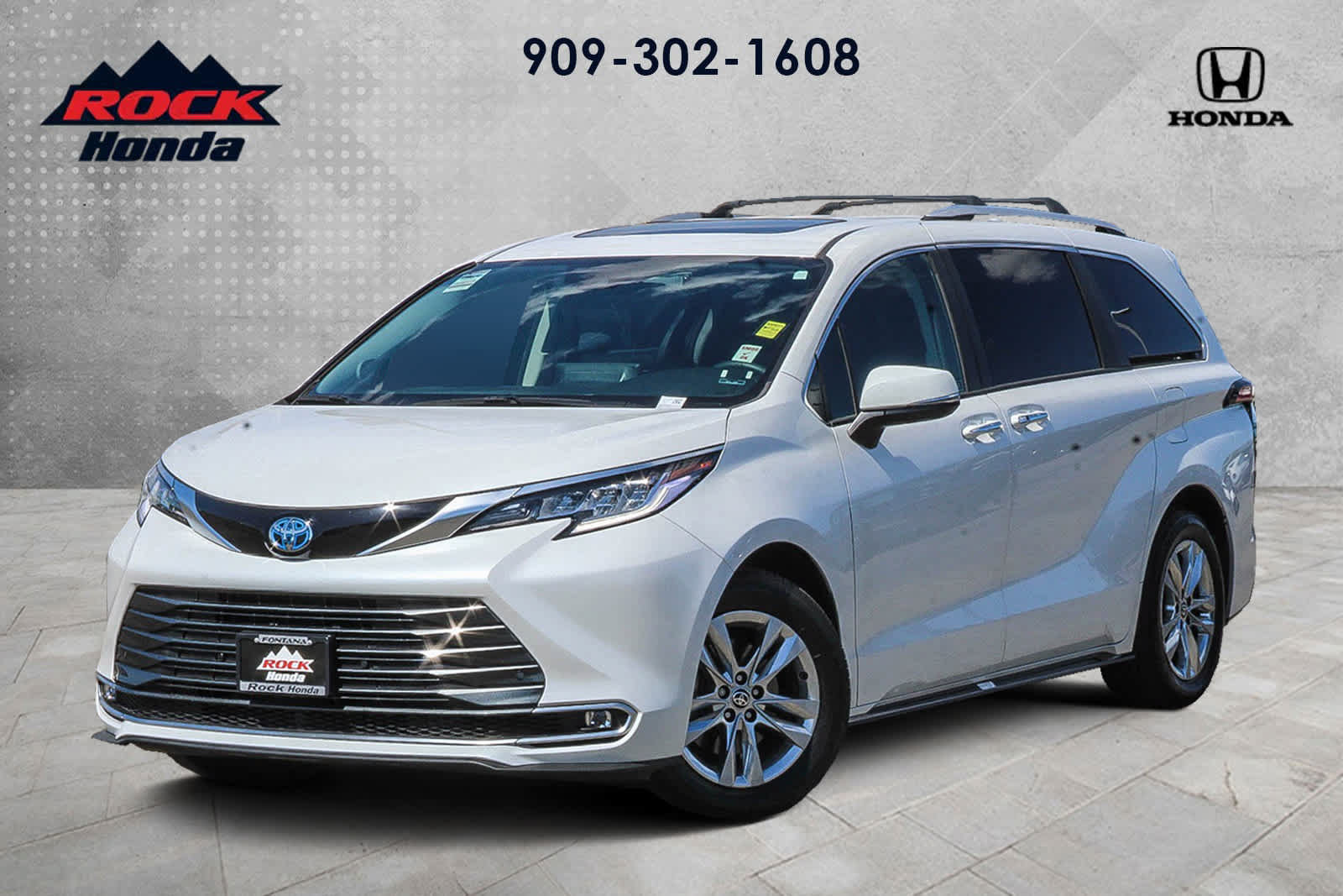 Used 2024 Toyota Sienna Limited AWD/4WD image 1