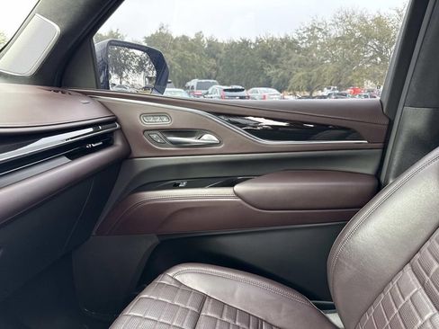 Certified 2022 Cadillac Escalade Premium Luxury Platinum w/ LPO, Radiant Package image 21