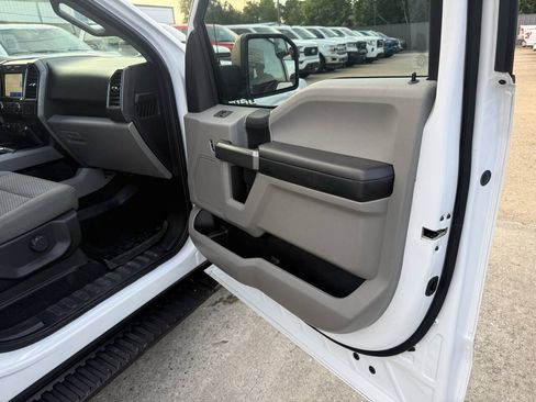 Used 2019 Ford F150 XLT w/ Trailer Tow Package RWD image 11