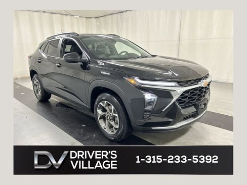 New 2026 Chevrolet Trax LT w/ Driver Confidence Package FWD image 1