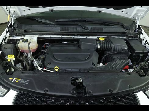 Used 2024 Chrysler Pacifica Touring-L FWD image 19
