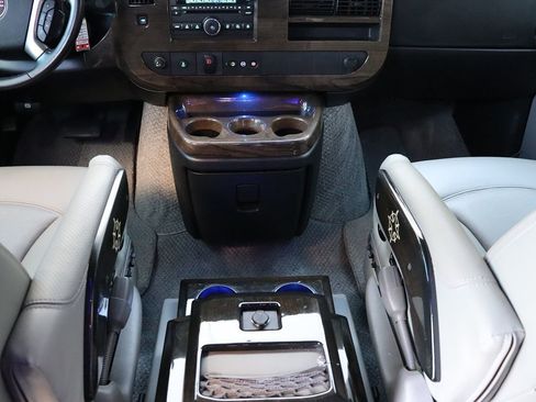 Used 2014 GMC Savana 1500 image 42