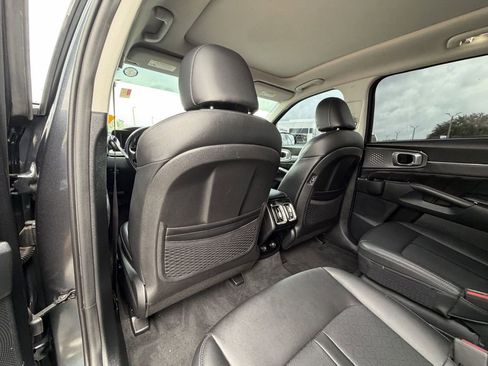 Used 2022 Kia Sorento SX FWD image 16