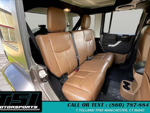 Used 2014 Jeep Wrangler Unlimited Sahara w/ Connectivity Group AWD/4WD image 25