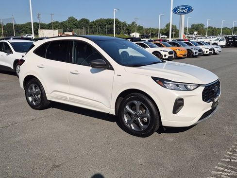 Certified 2023 Ford Escape ST-Line w/ Tech Pack #1 AWD/4WD image 2
