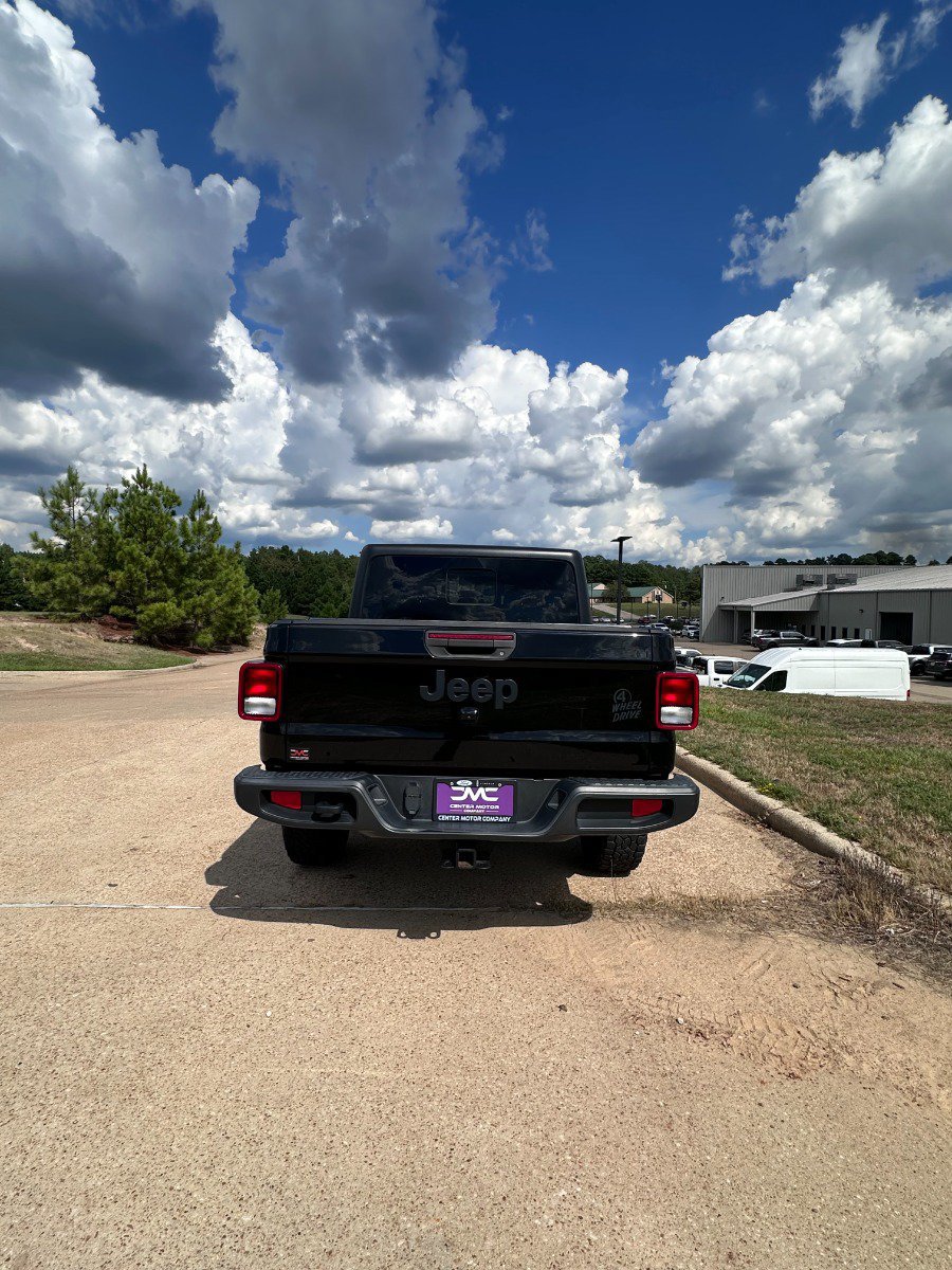 Used 2021 Jeep Gladiator Sport AWD/4WD image 3