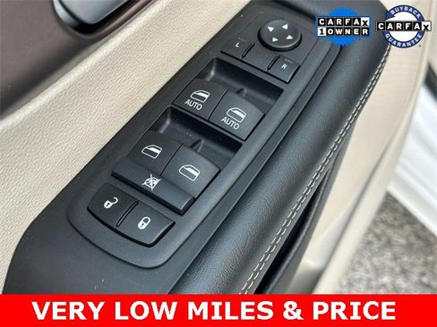 Used 2024 Chrysler Voyager LX image 17