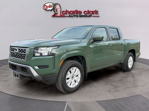 Used 2022 Nissan Frontier SV AWD/4WD image 3