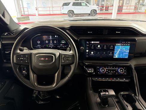 Used 2022 GMC Sierra 1500 AT4 w/ AT4 Premium Package AWD/4WD image 16