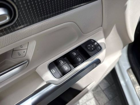 Certified 2021 Mercedes-Benz GLB 250 4MATIC image 19