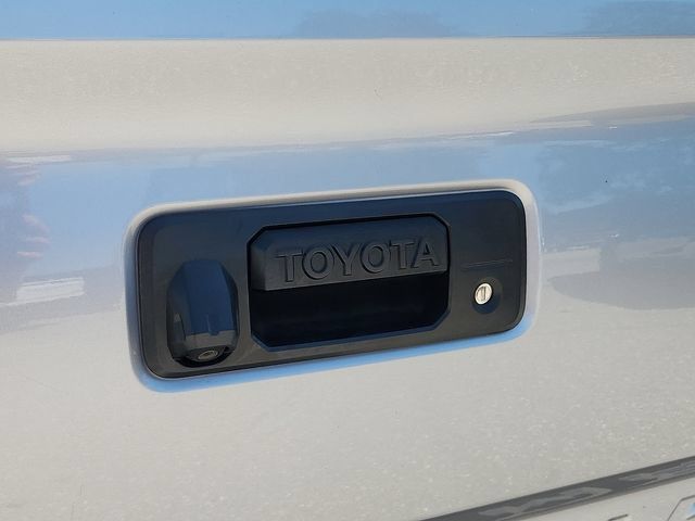 Used 2016 Toyota Tacoma SR w/ SR Convenience Package RWD image 29