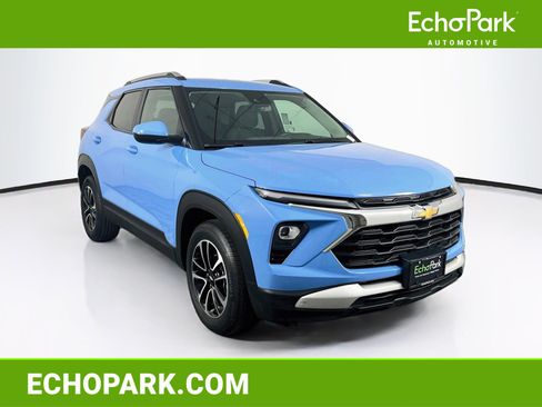 Used 2024 Chevrolet TrailBlazer LT FWD image 1