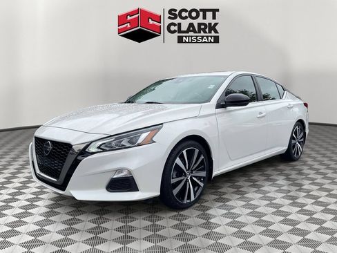 Used 2020 Nissan Altima 2.5 SR w/ Premium Package FWD image 3