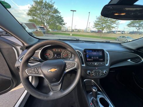 Used 2019 Chevrolet Malibu LT image 35