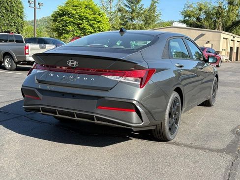 New 2026 Hyundai Elantra Sport FWD image 18
