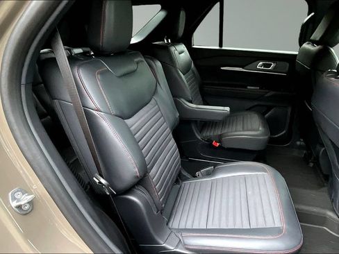 New 2026 Ford Explorer ST-Line w/ ST-Line Street Pack AWD/4WD image 10