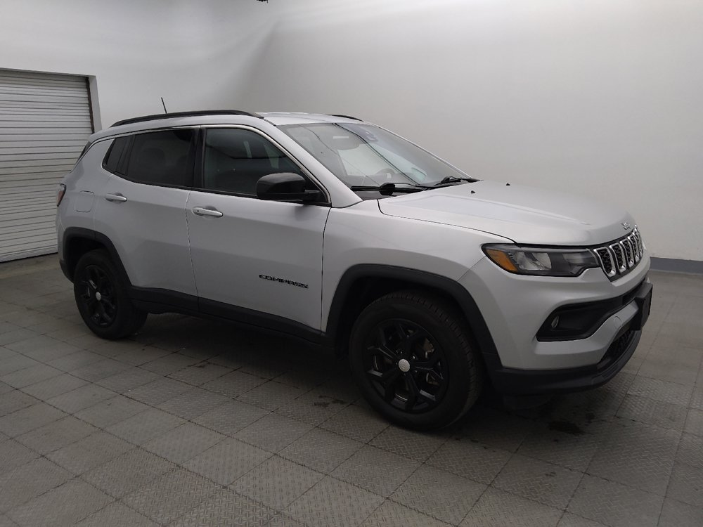 Used 2024 Jeep Compass Latitude AWD/4WD image 11