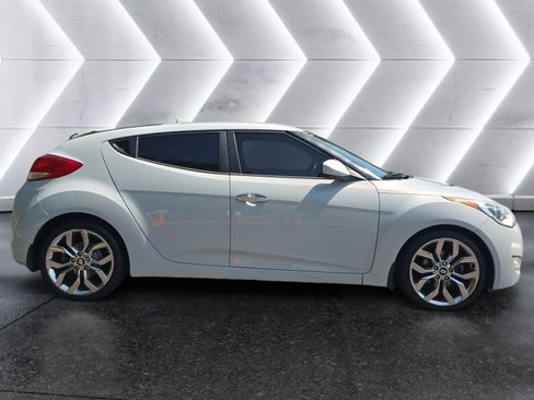 Used 2015 Hyundai Veloster RE:FLEX Edition FWD image 6