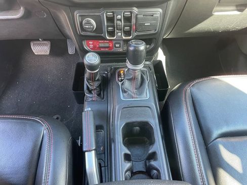 Used 2020 Jeep Wrangler Unlimited Rubicon w/ Dual Top Group AWD/4WD image 21