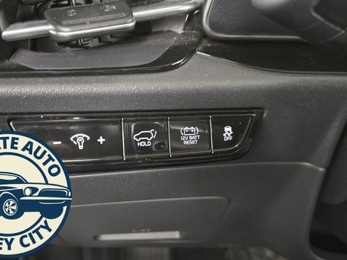 Used 2023 Kia Niro SX image 21