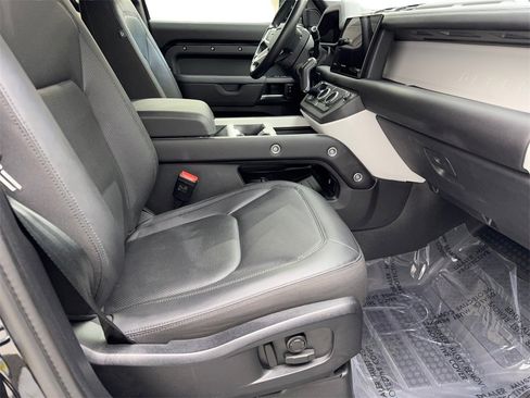 Used 2025 Land Rover Defender 110 S image 43