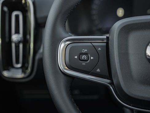 New 2026 Volvo XC40 B5 Plus w/ Protection Package Premier image 30