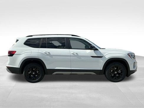Used 2024 Volkswagen Atlas Peak Edition SE AWD/4WD image 13