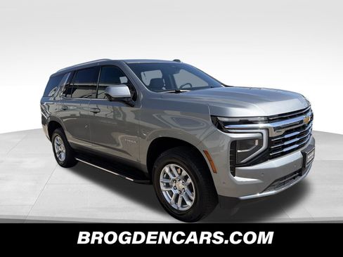 Used 2025 Chevrolet Tahoe LT AWD/4WD image 1