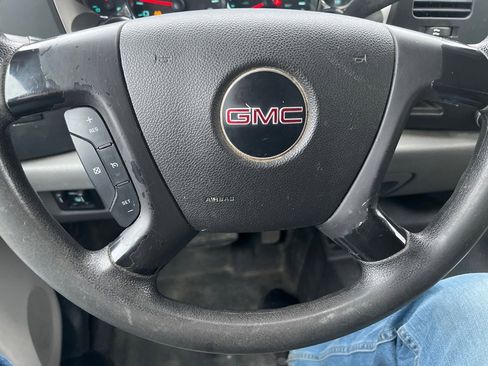 Used 2013 GMC Sierra 2500 W/T w/ Snow Plow Prep Package image 18