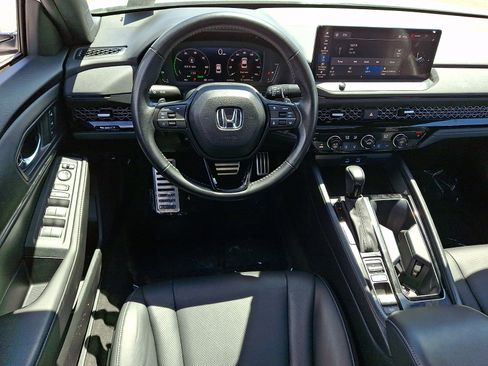 Used 2023 Honda Accord Sport image 11