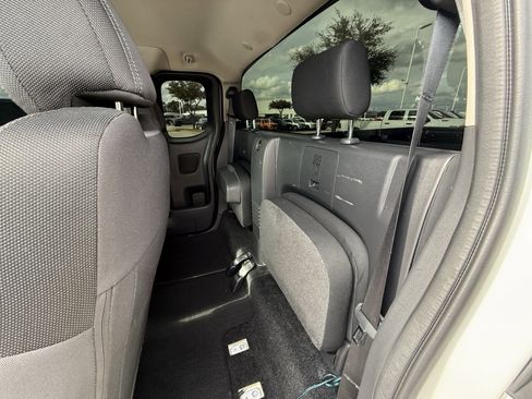 Used 2024 Nissan Frontier SV w/ Technology Package image 30