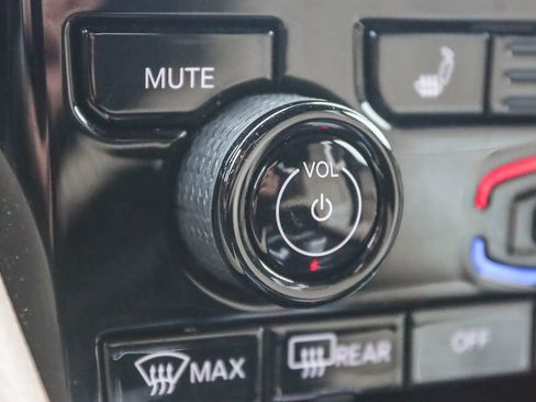 Used 2023 Jeep Grand Cherokee 4WD 4xe image 33