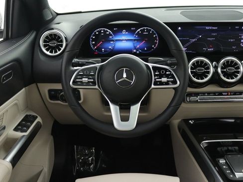 Certified 2022 Mercedes-Benz GLB 250 image 10