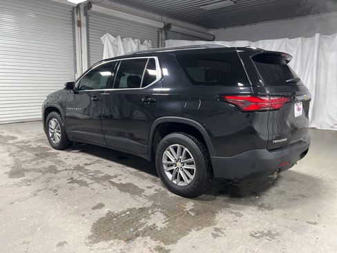 Used 2023 Chevrolet Traverse LT image 5