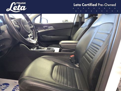 Used 2025 Kia Sportage SX image 13