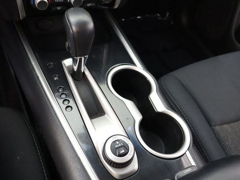 Used 2020 Nissan Pathfinder SV image 49