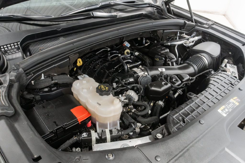 Used 2023 Jeep Grand Cherokee Limited AWD/4WD image 4