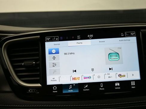 New 2026 Chrysler Pacifica Select FWD image 23
