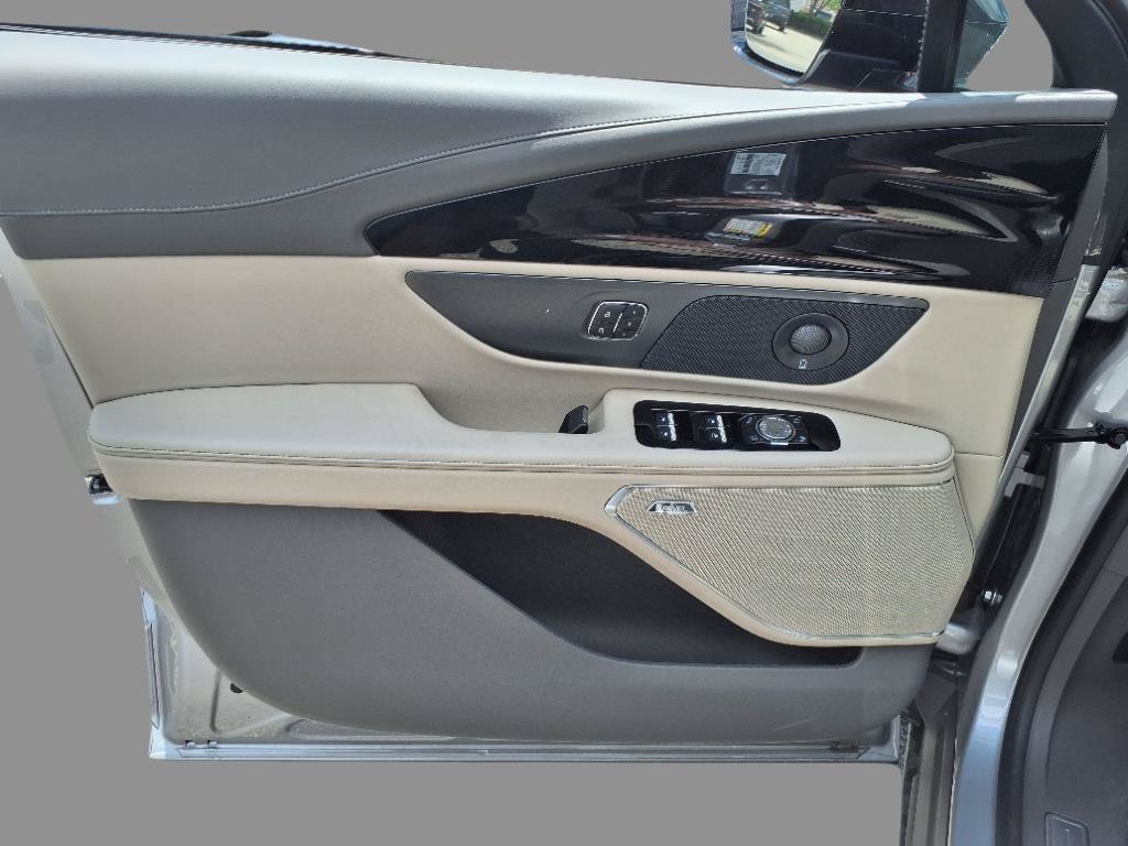 New 2025 Lincoln Nautilus Reserve w/ Jet Appearance Package AWD/4WD image 17