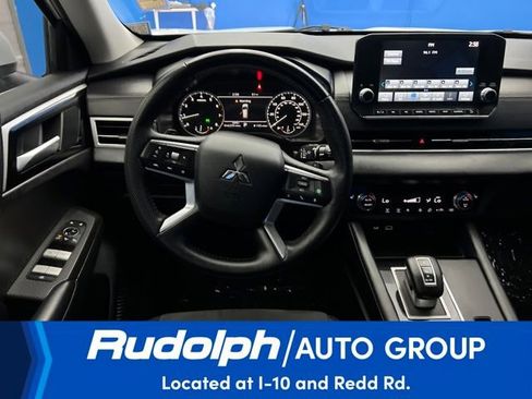 Used 2023 Mitsubishi Outlander SE image 13