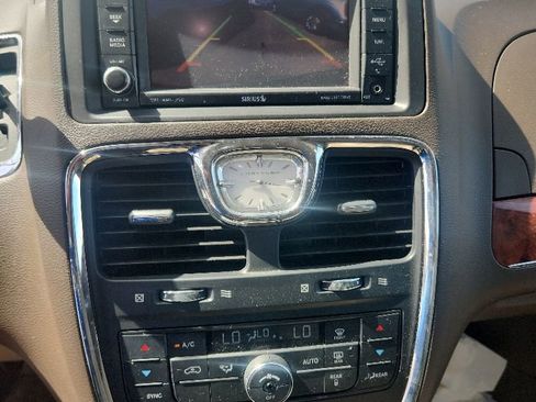 Used 2012 Chrysler Town & Country Touring w/ Entertainment Group #1 image 22