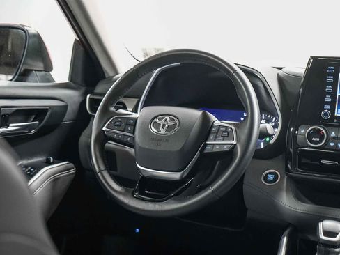 Certified 2020 Toyota Highlander XLE image 15