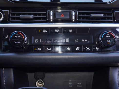 Used 2022 Nissan Pathfinder SV FWD image 19