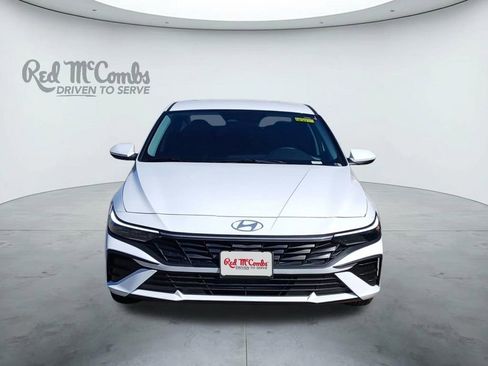 New 2026 Hyundai Elantra SE FWD image 8