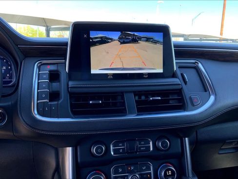 Used 2023 Chevrolet Suburban Premier image 31