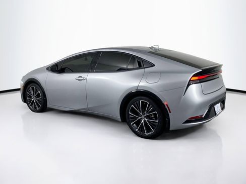 Used 2025 Toyota Prius XLE image 5