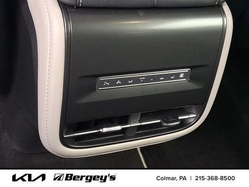 Used 2024 Lincoln Nautilus Premier AWD/4WD image 13